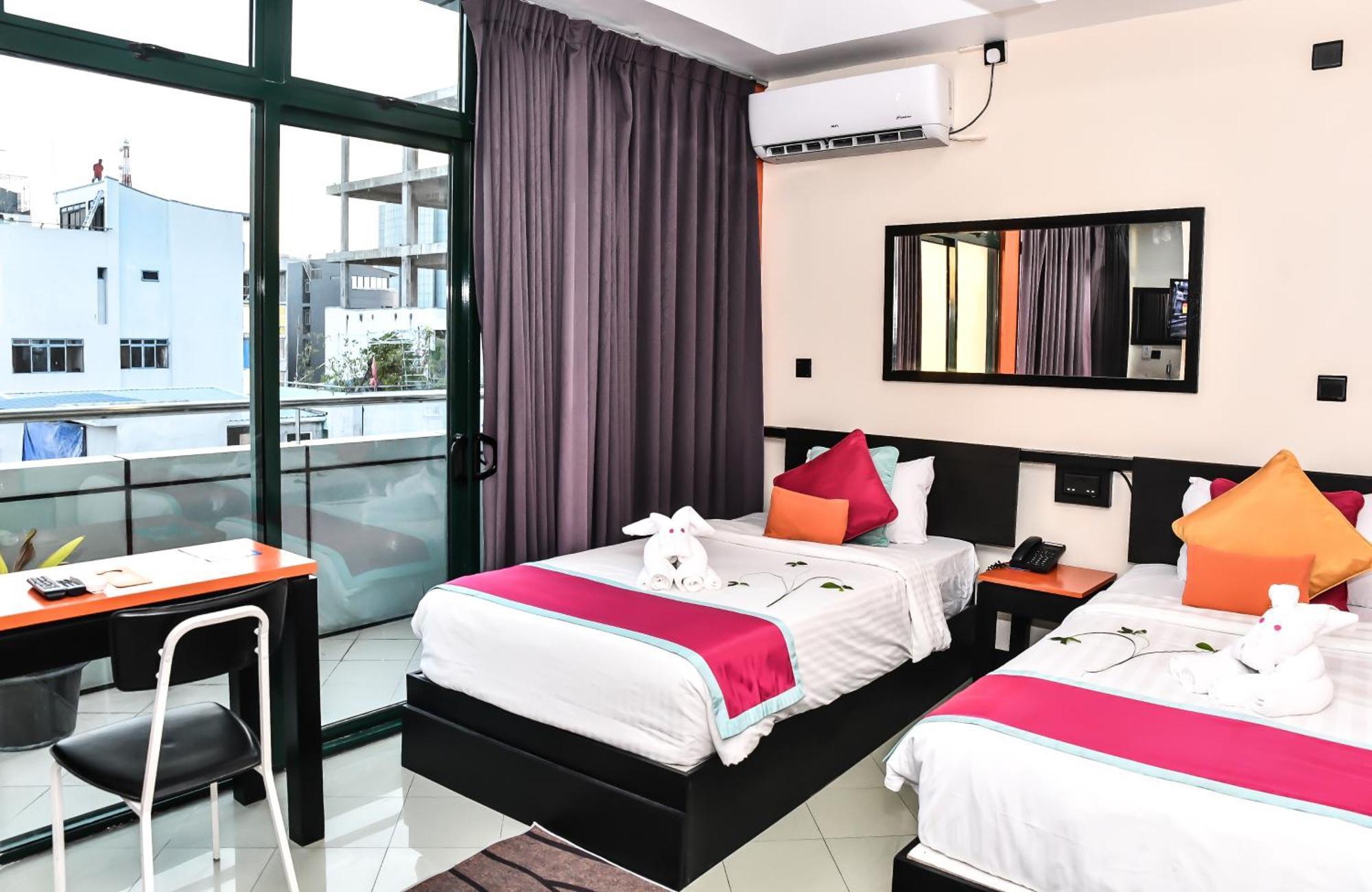 Hotel The Beehive Male Exteriér fotografie